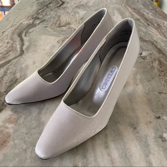 Vintage NWT High Heels Size 7.5 - Picture 1 of 11